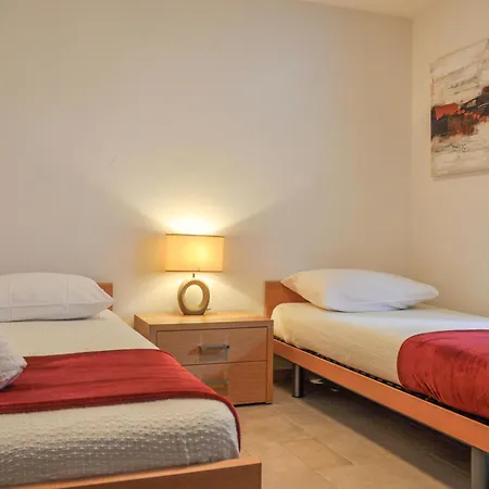Domaine Des Reines A9 By Interhome * ננדה